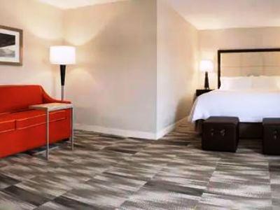 Hampton - Jim Thorpe 3*